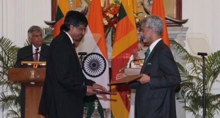 Prime_Minister_and_H.E_Mr._Ranil_Wickremesinghe_Prime_Minister_of_The_Democratic_Socialist_Republic_of_Sri_Lanka_at_the_signing_ceremony_in_New_Delhi_September_15_20153